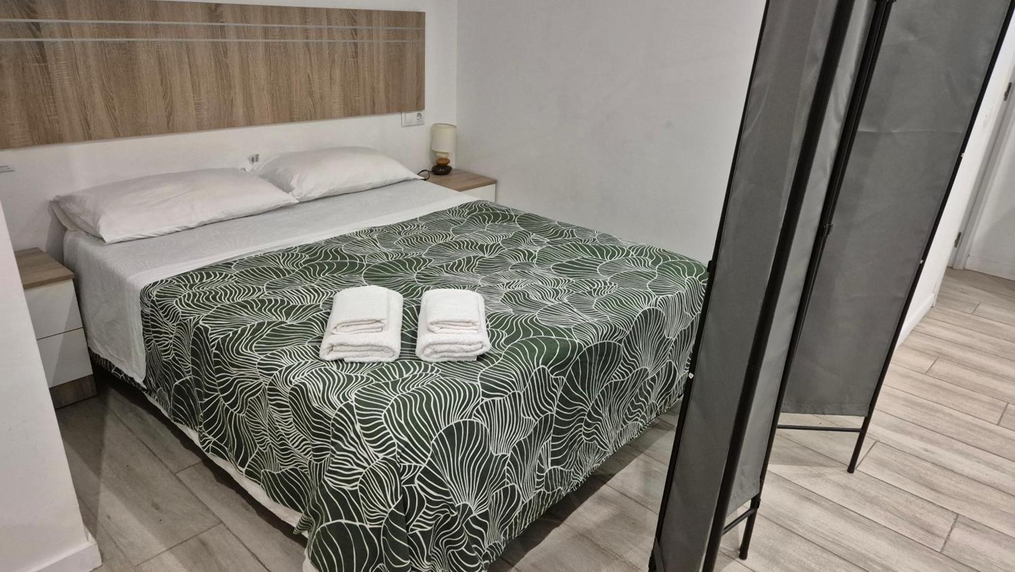 Malaga Velarde Center 3 Apartment Exterior photo